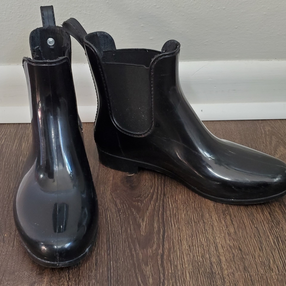 Chelsea Rainboots